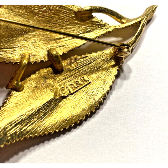 BSK Goldtone Brooch Vintage Mid Century Designer Jewelry Leaf Shape Textured Pin - Picture 7 of 8